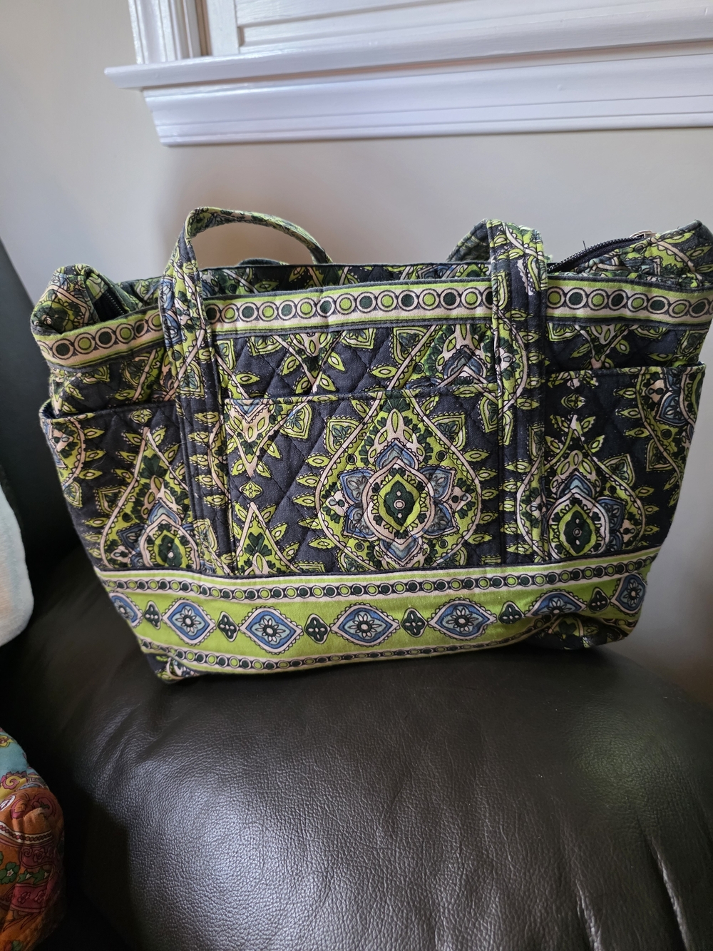 Quilted Pattern Tote Bag in Black and Green - Vera Bradley Style